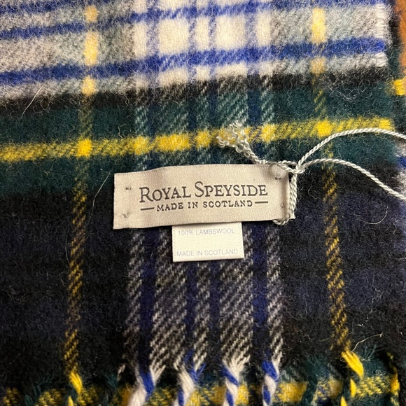 Royal Speyside Lambswool Scarf Made in Scotland Green Plaid - Picture 7 of 7